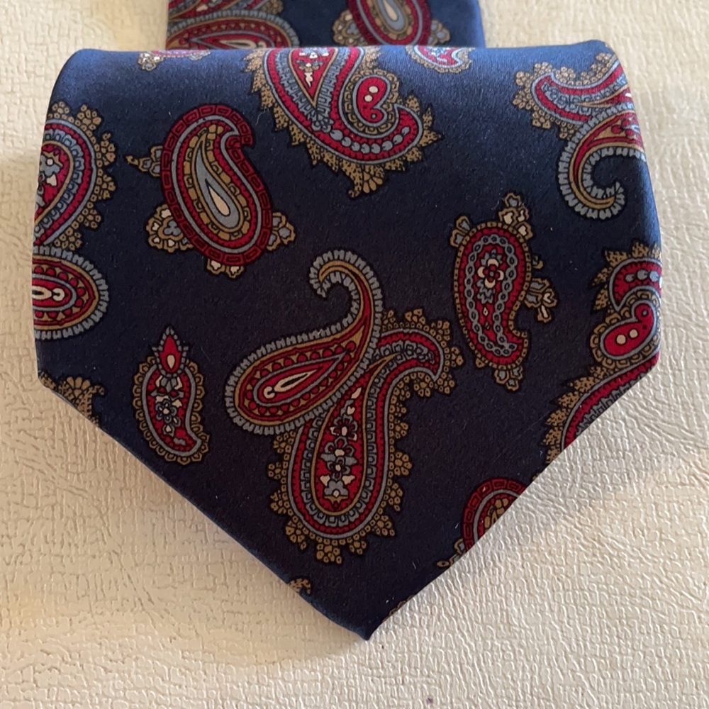 Pierre Cardin Navy Red Tie 100% Silk Made in Italy